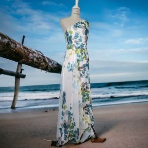 Light as a feather one-shoulder gown